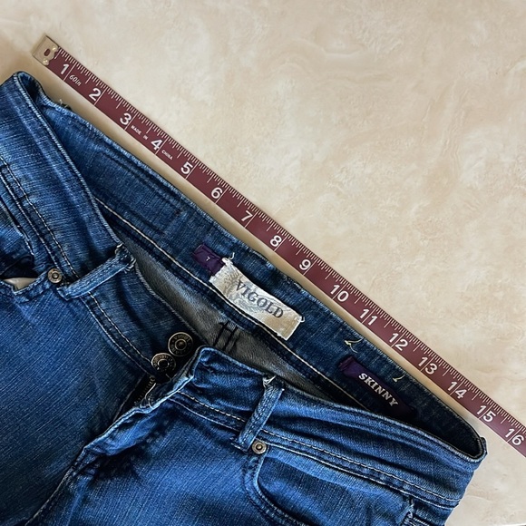 Super cute pair of vigold skinny jeans. Size 7 - Picture 9 of 10